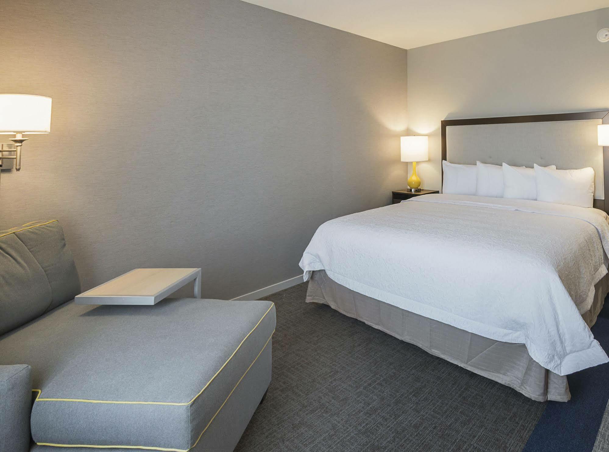 Hampton Inn & Suites-Dallas/ריצרדסון מראה חיצוני תמונה